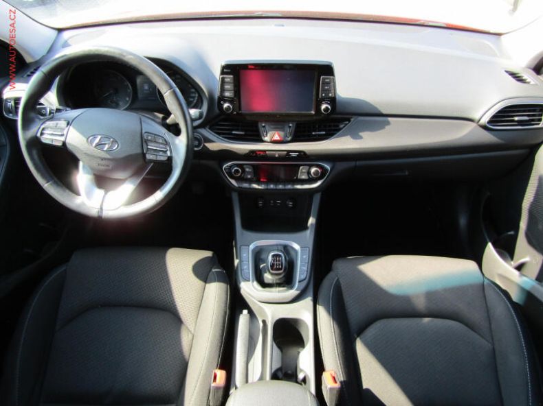 Hyundai i30 - hlavní fotka