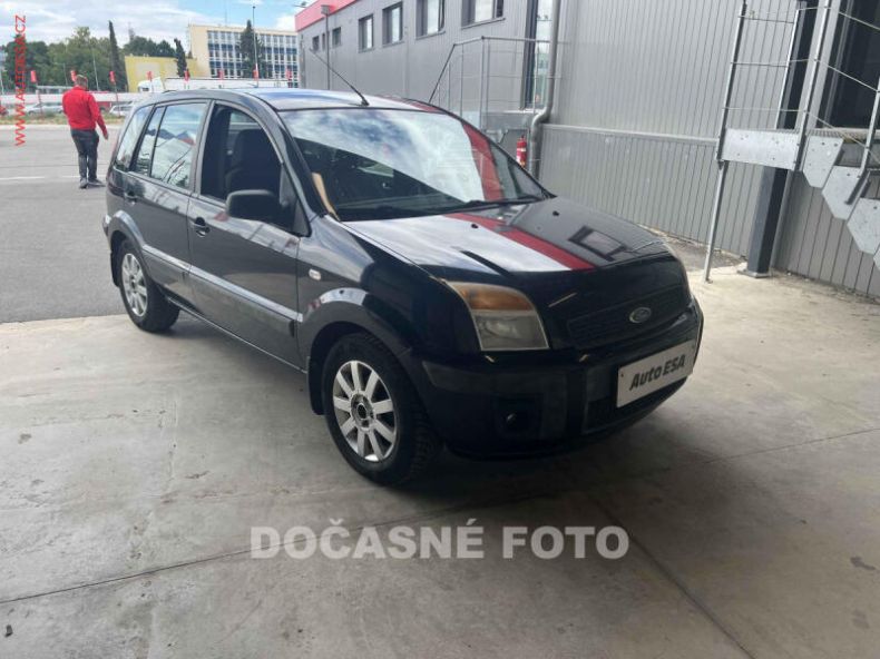 Ford Fusion - hlavní fotka