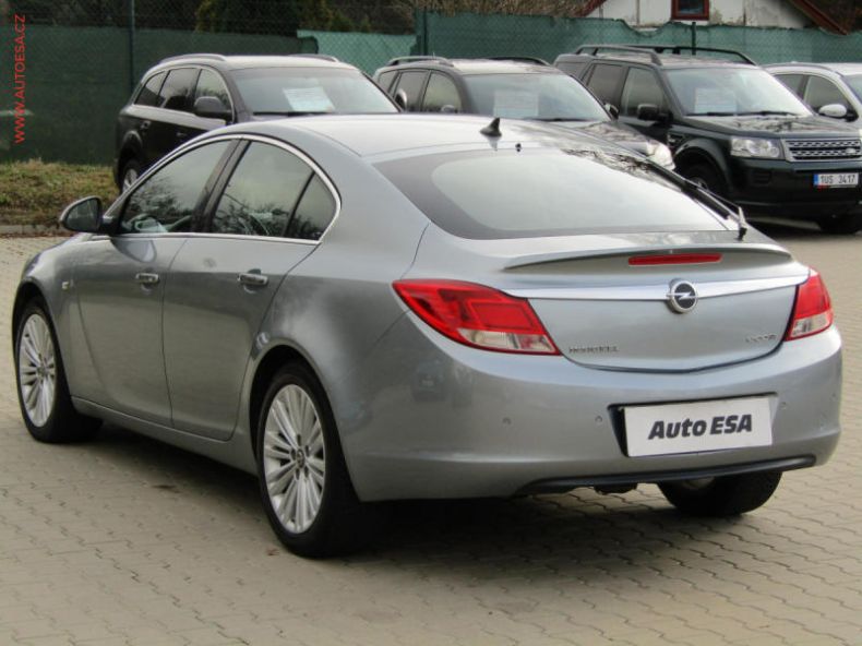 Opel Insignia - hlavní fotka