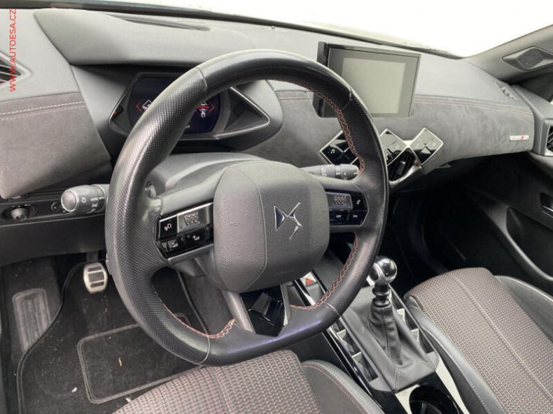 DS Automobiles DS3 Crossback - hlavní fotka