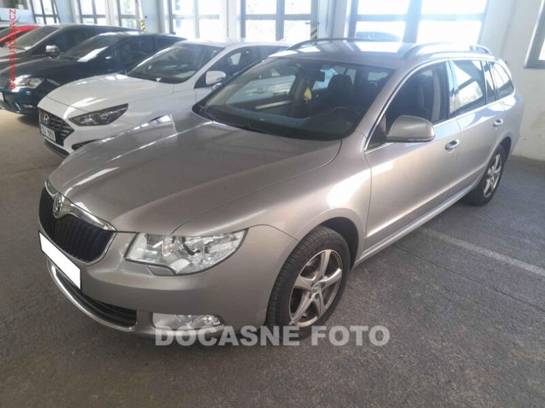 Škoda Superb - hlavní foto