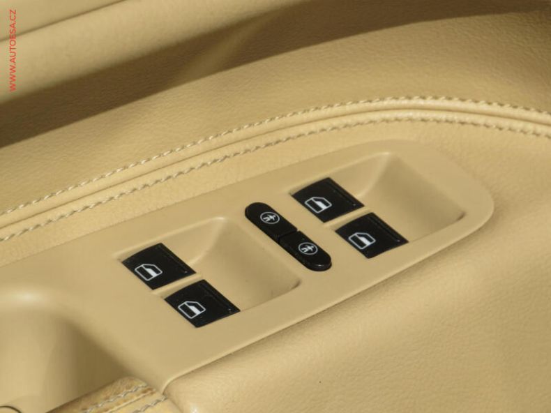 Volkswagen Touareg - hlavní fotka