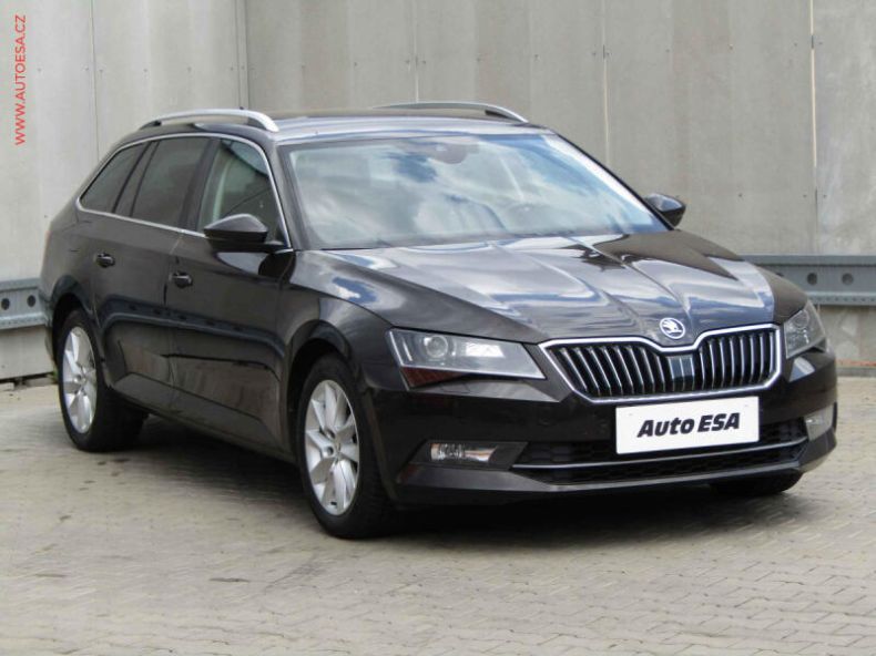 Škoda Superb - hlavní foto