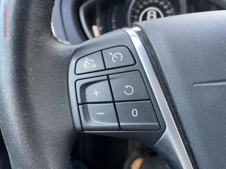 Volvo V40 - hlavní fotka