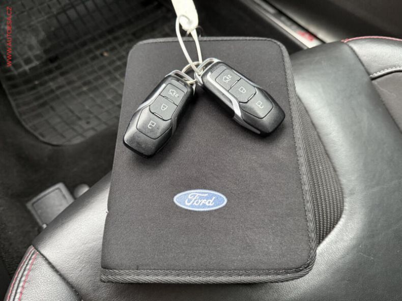 Ford Mondeo - hlavní fotka