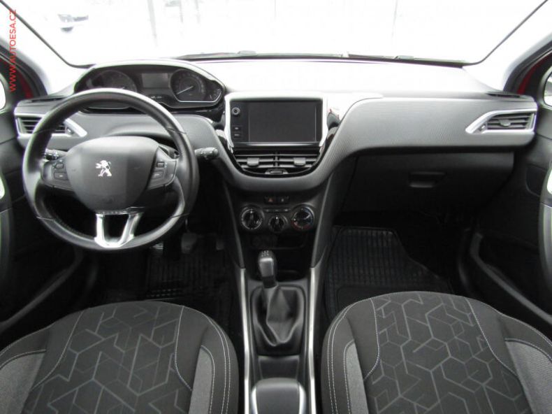 Peugeot 2008 - hlavní fotka