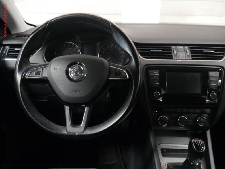 Škoda Octavia - hlavní fotka