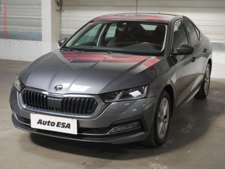 Škoda Octavia - hlavní fotka