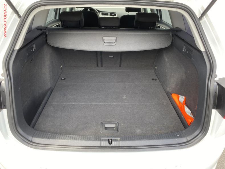 Volkswagen Golf - hlavní fotka