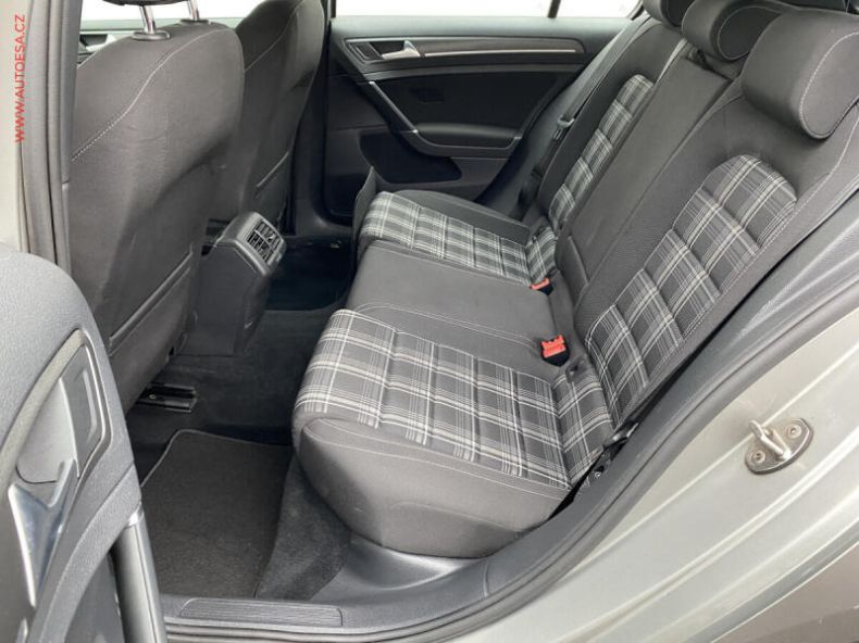 Volkswagen Golf - hlavní fotka