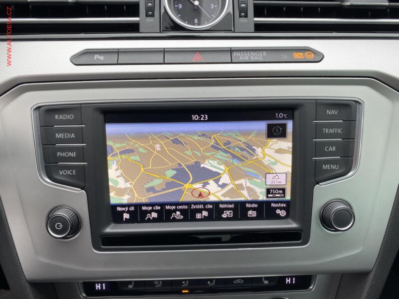 Volkswagen Passat - hlavní fotka