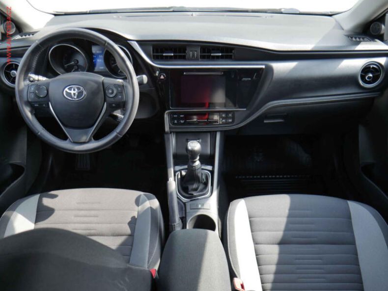 Toyota Auris - hlavní fotka