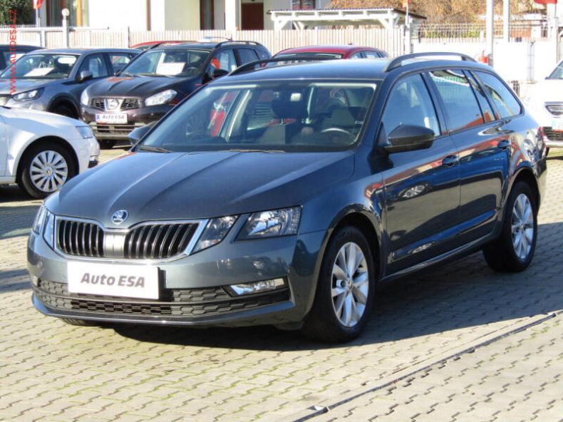 Škoda Octavia - hlavní fotka