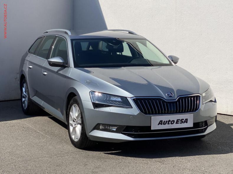 Škoda Superb - hlavní foto