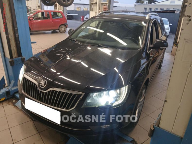 Škoda Superb - hlavní foto