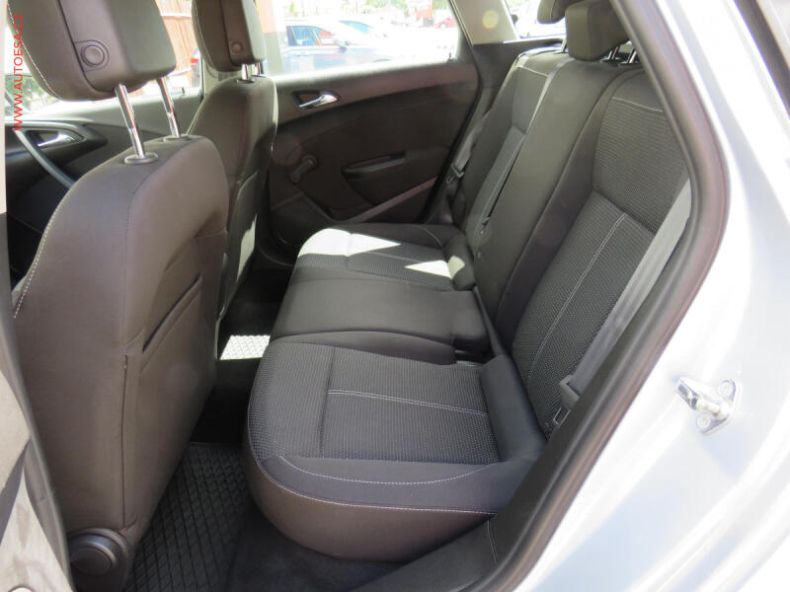 Opel Astra - hlavní fotka