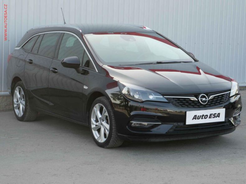 Opel Astra - hlavní foto