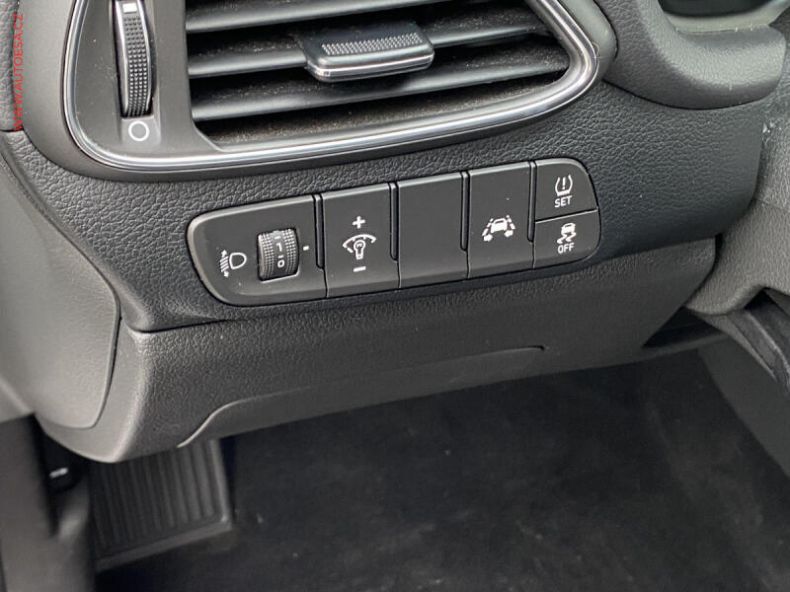 Hyundai i30 - hlavní fotka