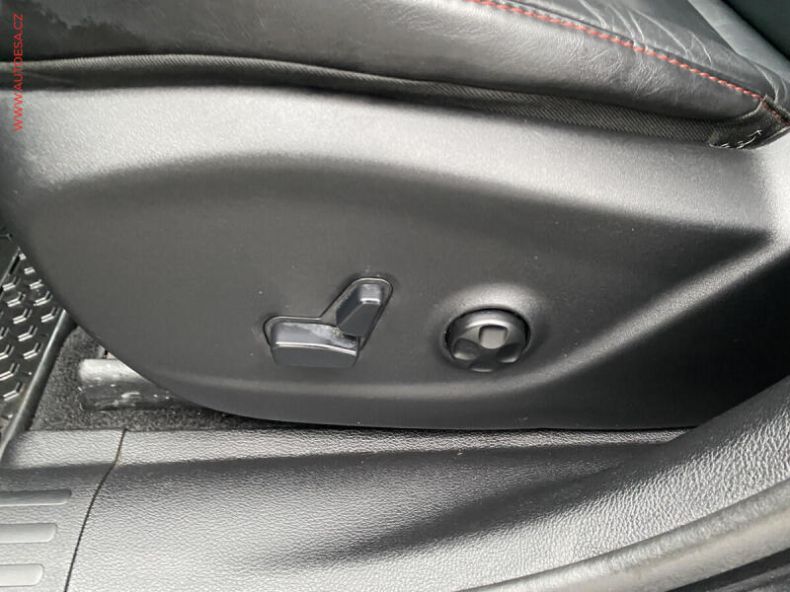 Jeep Cherokee - hlavní fotka