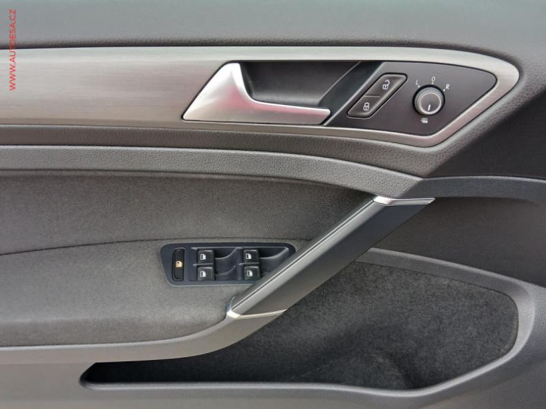 Volkswagen Golf - hlavní fotka