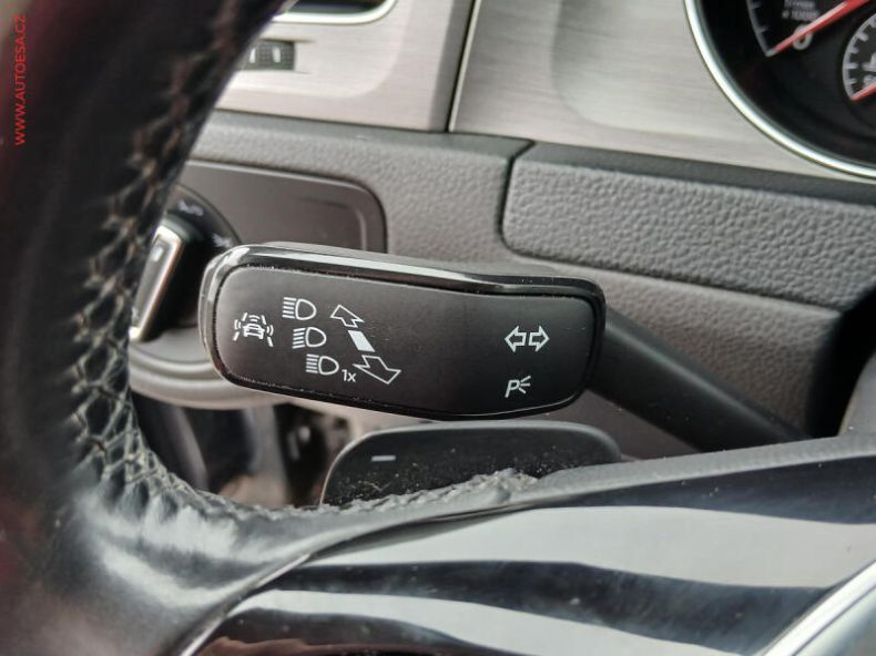 Volkswagen Golf - hlavní fotka