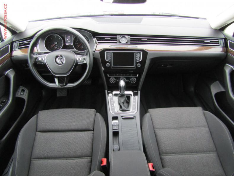 Volkswagen Passat - hlavní fotka