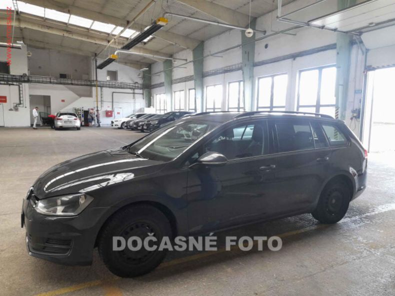 Volkswagen Golf - hlavní foto