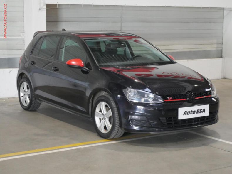 Volkswagen Golf - hlavní foto