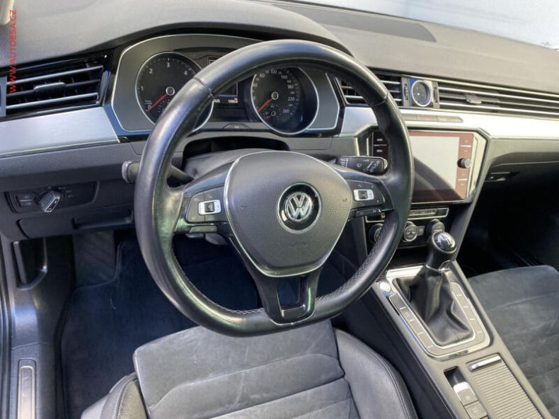 Volkswagen Passat - hlavní fotka
