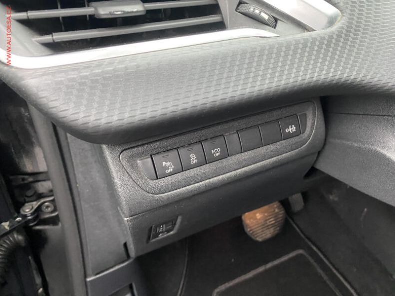 Peugeot 2008 - hlavní fotka