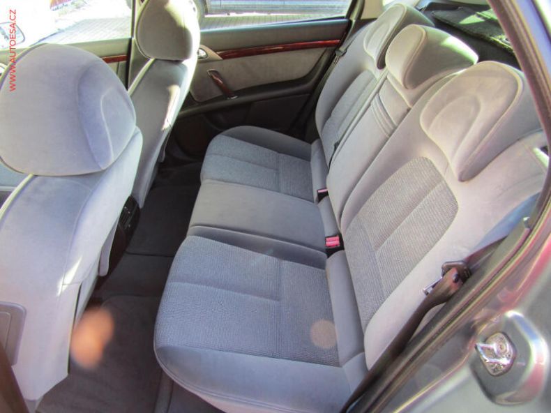 Peugeot 407 - hlavní fotka