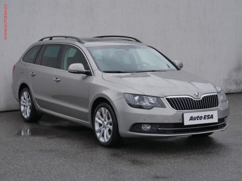 Škoda Superb - hlavní foto