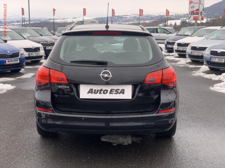 Opel Astra - hlavní fotka