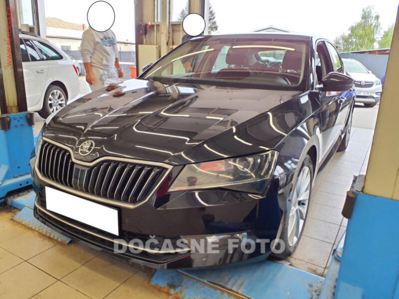 Škoda Superb - hlavní foto