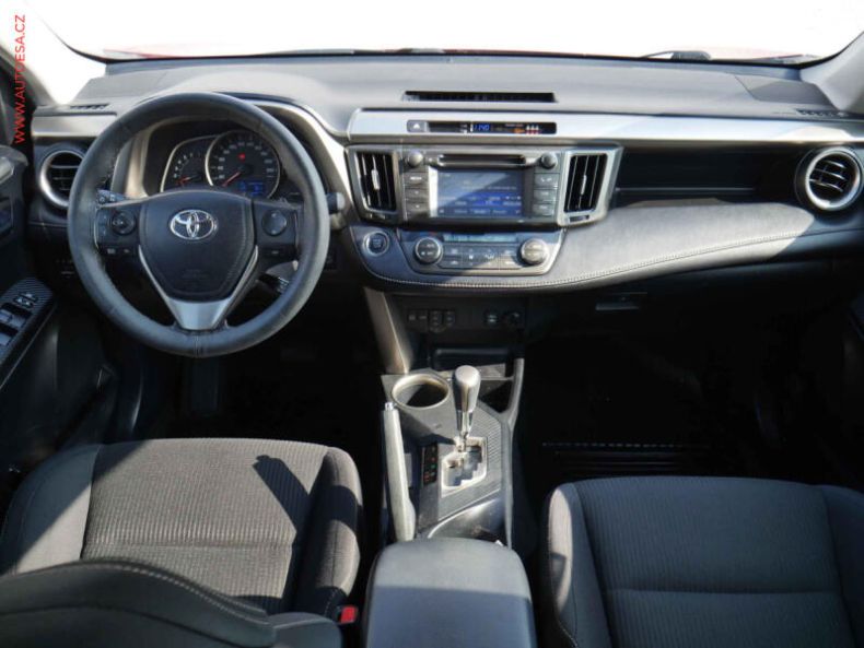 Toyota RAV 4 - hlavní fotka