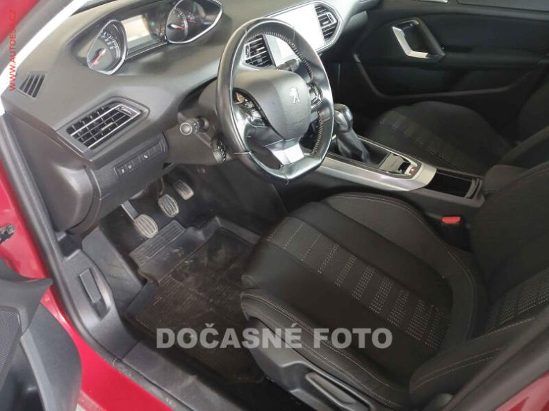 Peugeot 308 - hlavní fotka