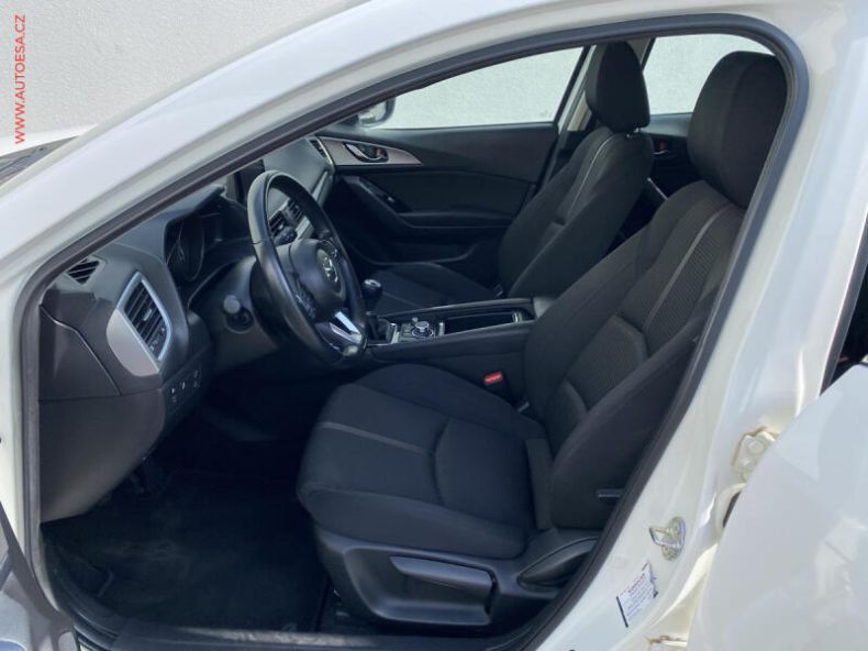 Mazda 3 - hlavní fotka
