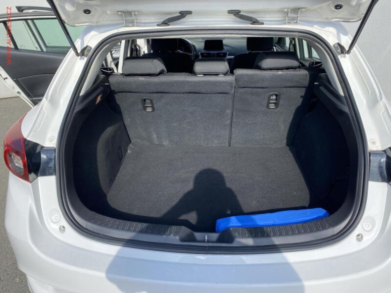 Mazda 3 - hlavní fotka