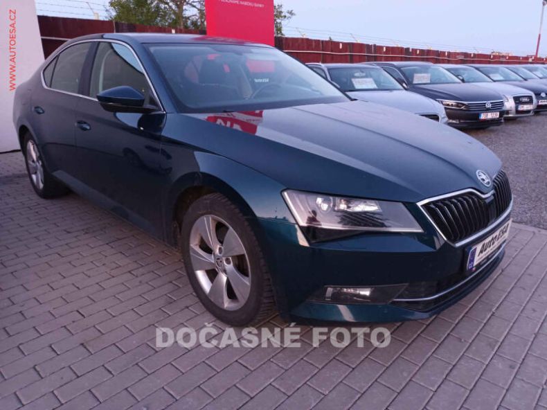 Škoda Superb - hlavní foto