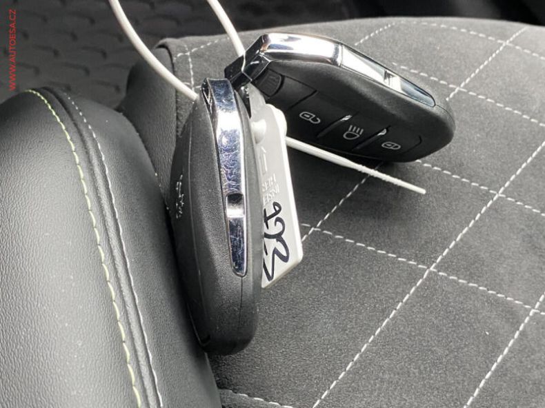 Peugeot 208 - hlavní fotka