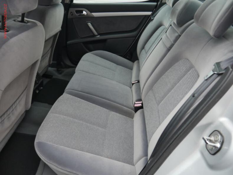 Peugeot 407 - hlavní fotka