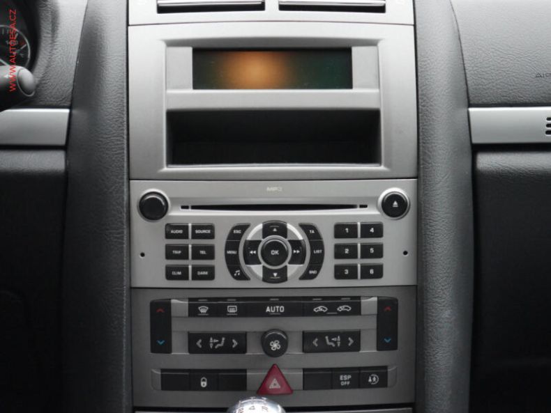 Peugeot 407 - hlavní fotka