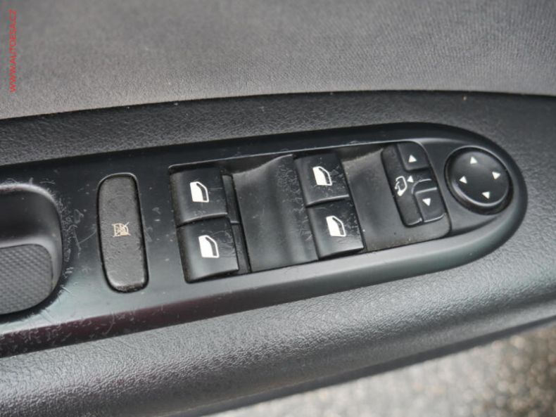 Peugeot 407 - hlavní fotka