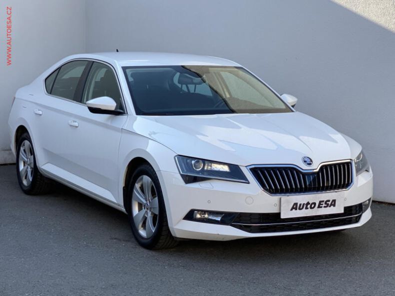 Škoda Superb - hlavní foto