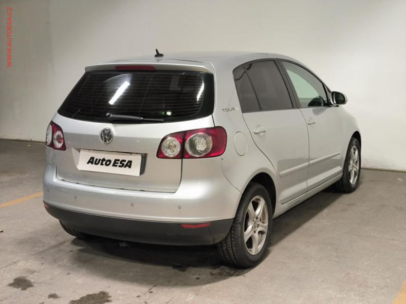 Volkswagen Golf - hlavní fotka