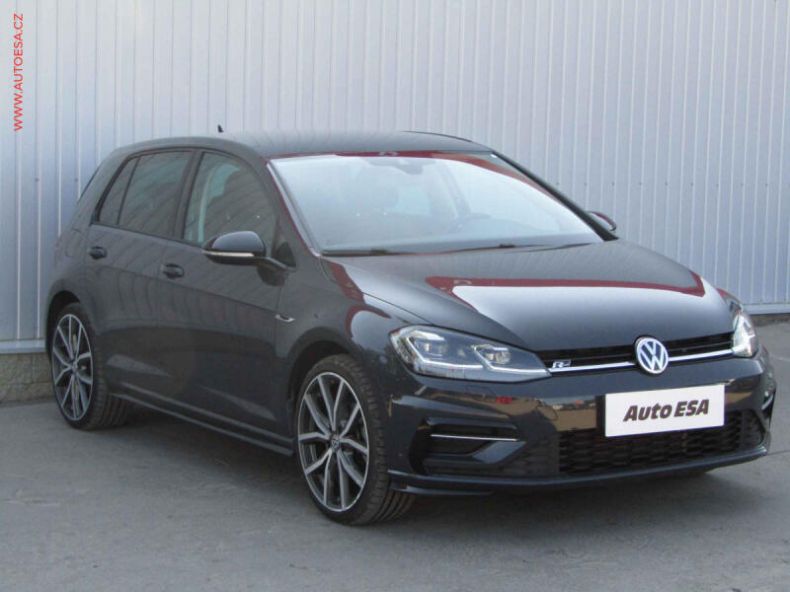 Volkswagen Golf - hlavní foto