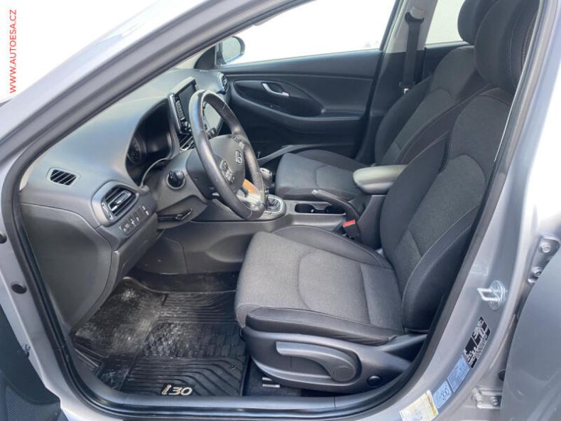 Hyundai i30 - hlavní fotka