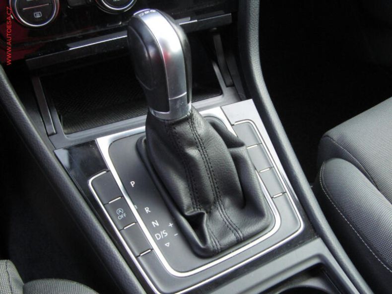 Volkswagen Golf - hlavní fotka