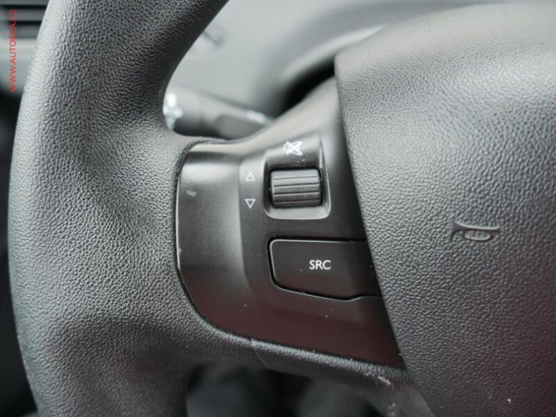 Peugeot 208 - hlavní fotka