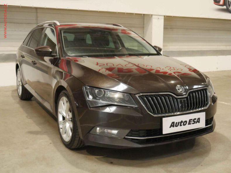 Škoda Superb - hlavní foto